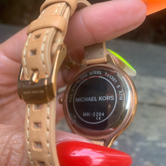 Michael Kors gift box Watch - Picture 8 of 9